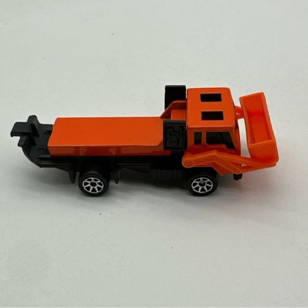 Vintage‎ 1991 Hot Wheels Orange Recycling Refuse Truck / Loose